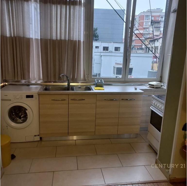 Apartament 1+1 Ne Qender! 600 € /Muaj