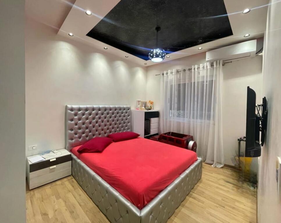 Jepet me qera apartament 2+1 ne hyrje te Don Boskos!