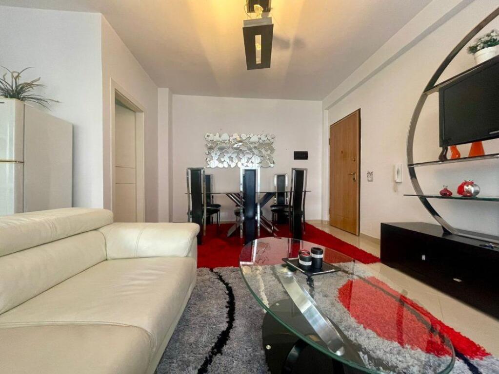 Jepet me qera Apartament 1+1 tek Fresku, Rruga e Teleferikut