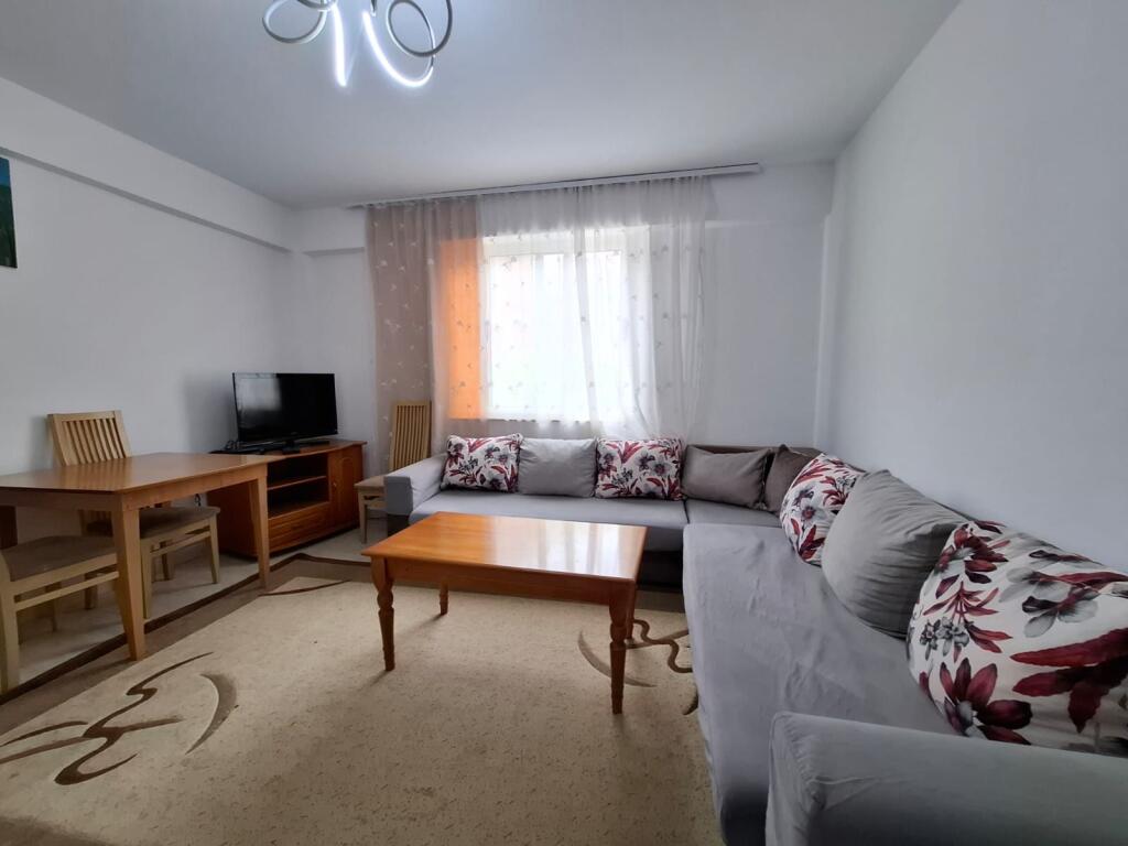 Shtepi 1+1 e Bollshme ( Rr. Vilave - TEG, Lunder ) i Kompletuar: Kuzh e Re &amp; Dh Gjumi e Madhe 300 Euro/Muaj