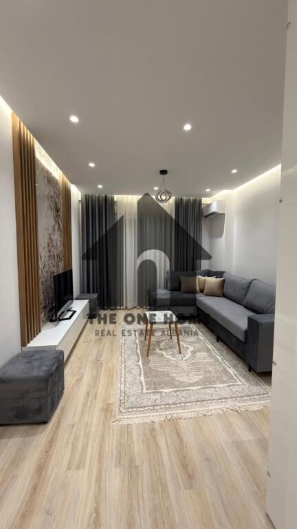 Qera 1+1 Astiri / Arredim Lluks.