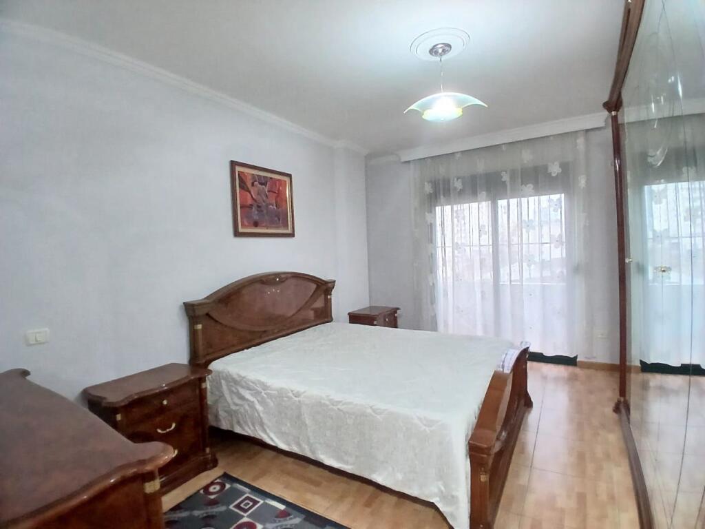Jepet Me Qera Apartament 2+1+1 Ballkon