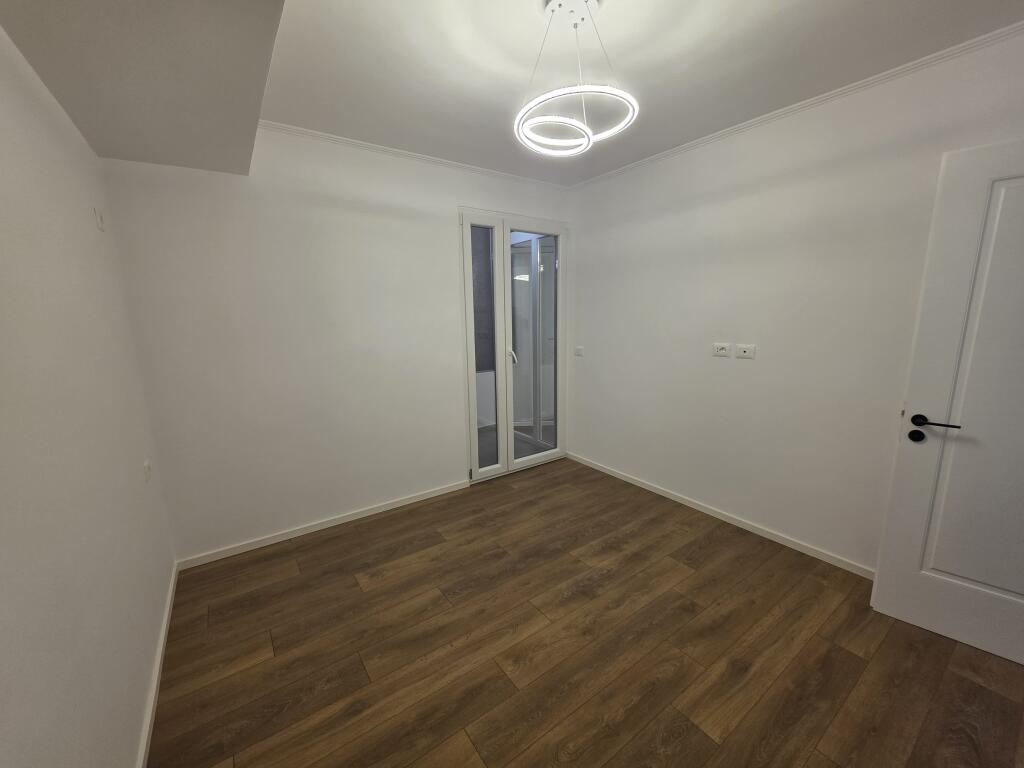 shitet apartament 2+1 porcelan