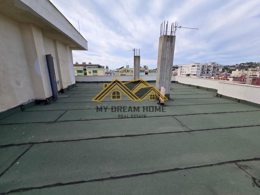 SHITET APARTAMENT 2+1+2 + VERAND TEK ISH RAJONI I POLICIS DURRES!