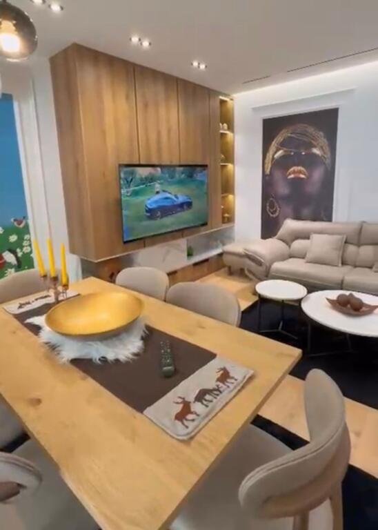 Jepet me qera 2+1+2 Univers City