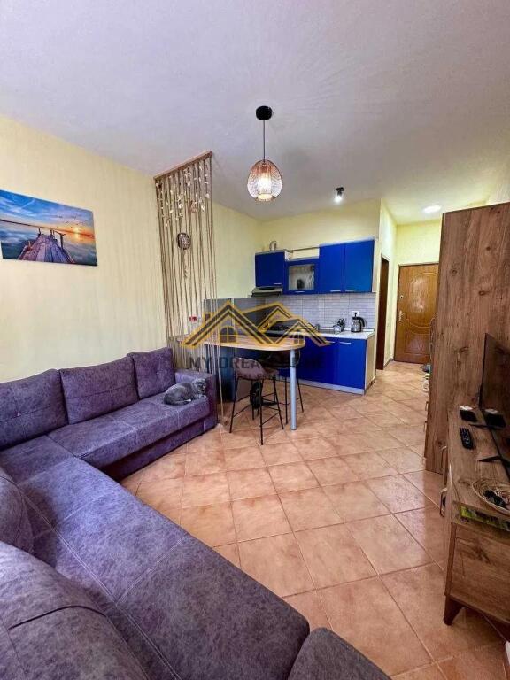 GARSONIERE PER SHITJE TEK SHKEMBI I KAVAJES !