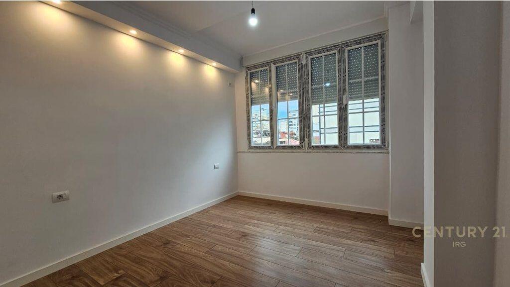 2+1 PER SHITJE TEK RRUGA E BOGDANEVE!