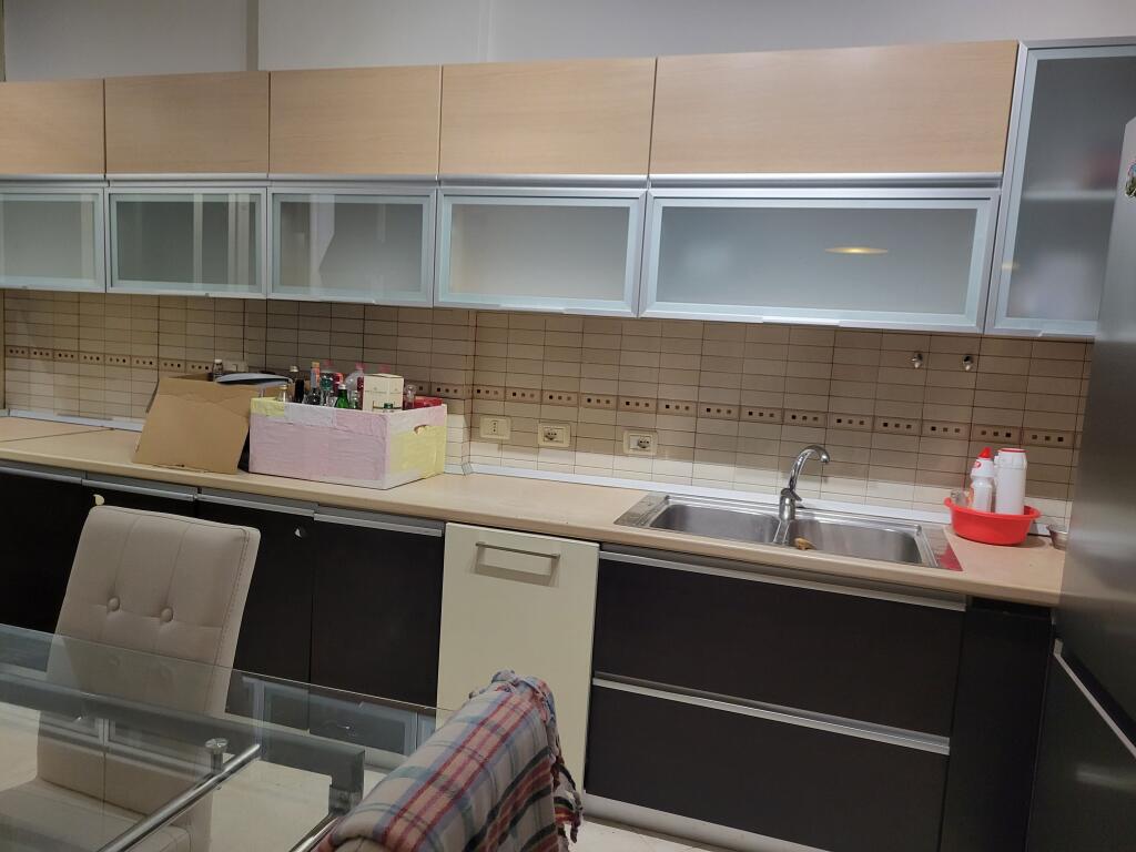 Apartament 2+1+2 me qera Rruga e Kosovareve