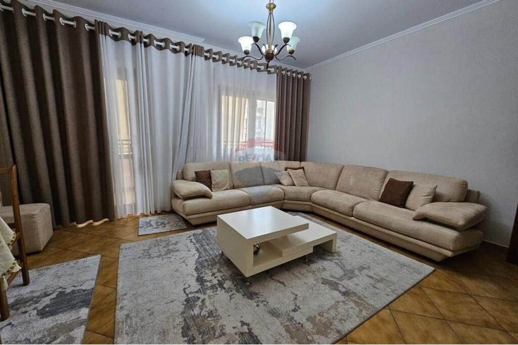 Apartament me qera 2+1 te Komuna e Parisit