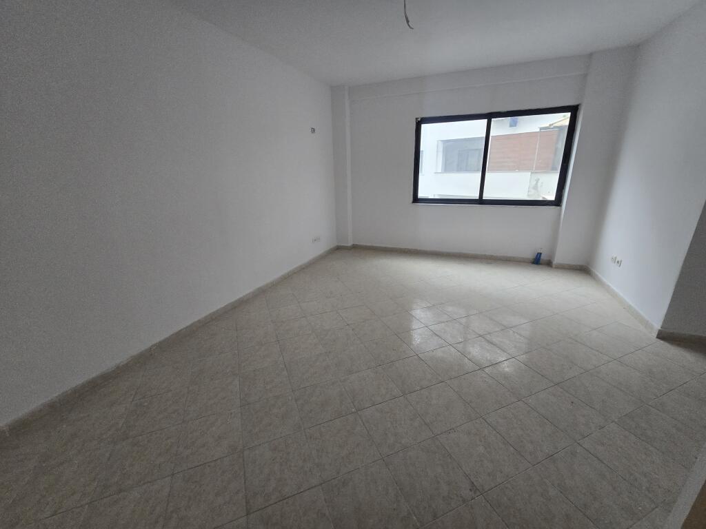 Shitet Apartament 2+1+2Blk ne Fresk