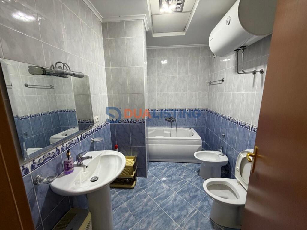 Apartament 2+1+2 per qera Kristal Center, Komuna e Parisit