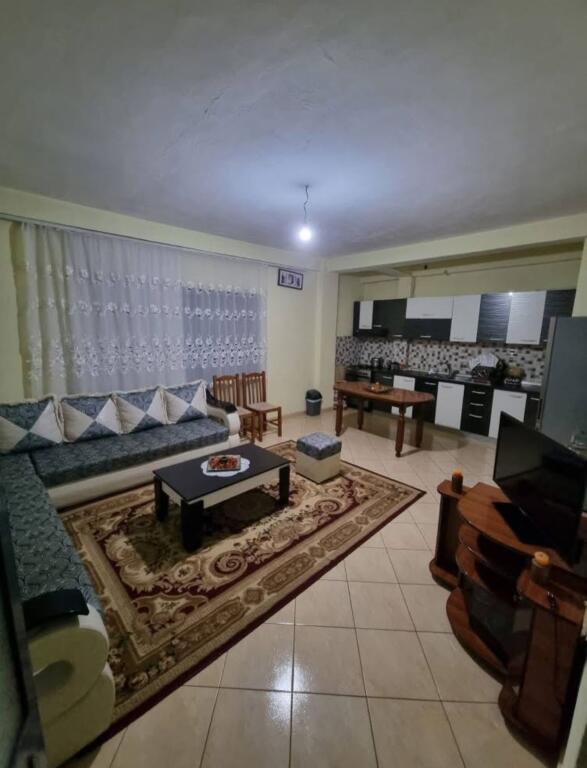 Shtepi private me qira1+1