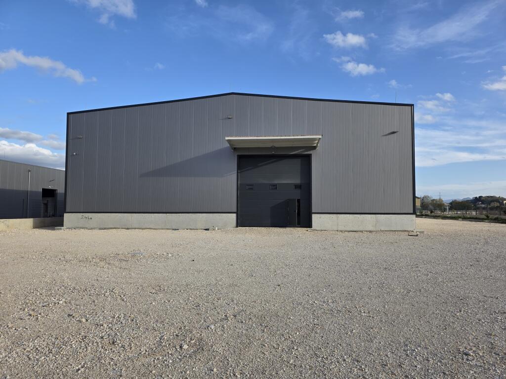 𝐆𝐈𝐕𝐄𝐍 𝐅𝐎𝐑 𝐑𝐄𝐍𝐓 𝐍𝐄𝐖 𝐖𝐀𝐑𝐄𝐇𝐎𝐔𝐒𝐄 – 𝐋𝐀𝐊𝐍𝐀𝐒, 𝐍𝐄𝐖 𝐒𝐓𝐑𝐄𝐄𝐓