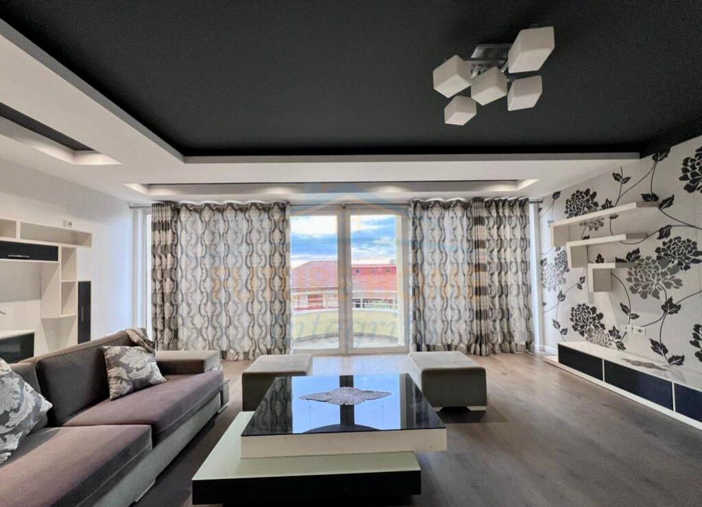 Qera, Shtëpi Private 2-Katëshe, Porcelan, Tiranë.