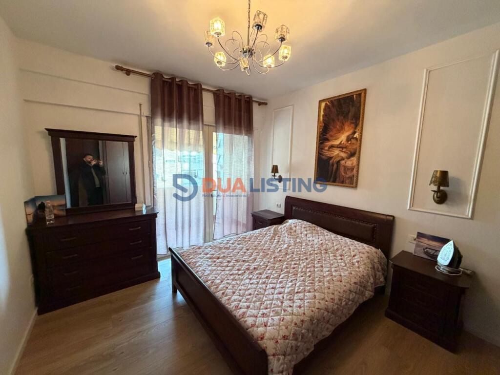 Apartament 2+1+2 per qera Kristal Center, Komuna e Parisit