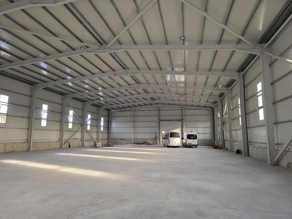 𝐆𝐈𝐕𝐄𝐍 𝐅𝐎𝐑 𝐑𝐄𝐍𝐓 𝐍𝐄𝐖 𝐖𝐀𝐑𝐄𝐇𝐎𝐔𝐒𝐄 – 𝐋𝐀𝐊𝐍𝐀𝐒, 𝐍𝐄𝐖 𝐒𝐓𝐑𝐄𝐄𝐓