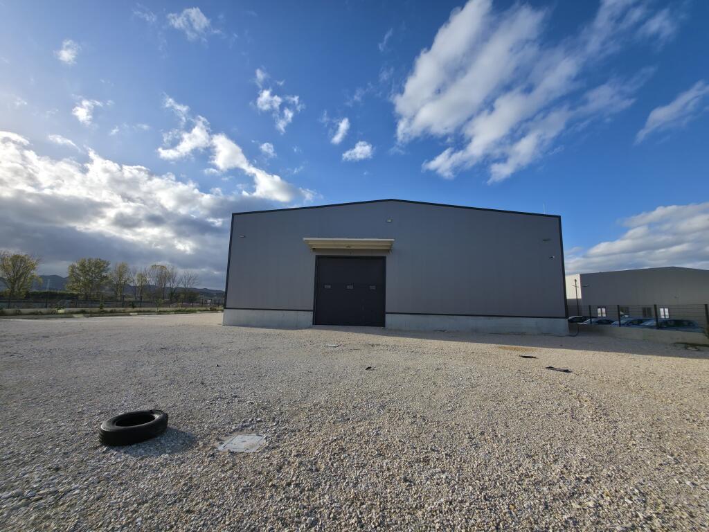 𝐆𝐈𝐕𝐄𝐍 𝐅𝐎𝐑 𝐑𝐄𝐍𝐓 𝐍𝐄𝐖 𝐖𝐀𝐑𝐄𝐇𝐎𝐔𝐒𝐄 – 𝐋𝐀𝐊𝐍𝐀𝐒, 𝐍𝐄𝐖 𝐒𝐓𝐑𝐄𝐄𝐓