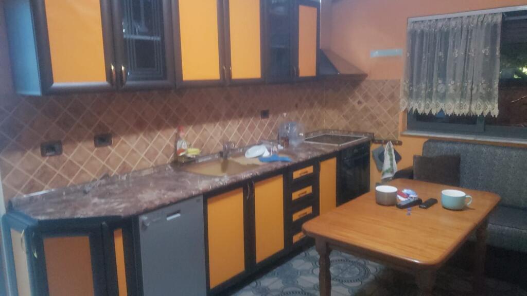 JEPET ME QIRA 2+1+1 LAPRAKE TE ALESIO 50.000 LEKE