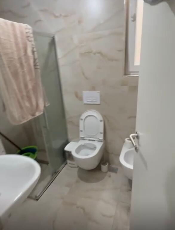 Jepet Me Qera Apartament 1+1+1 Ballkon