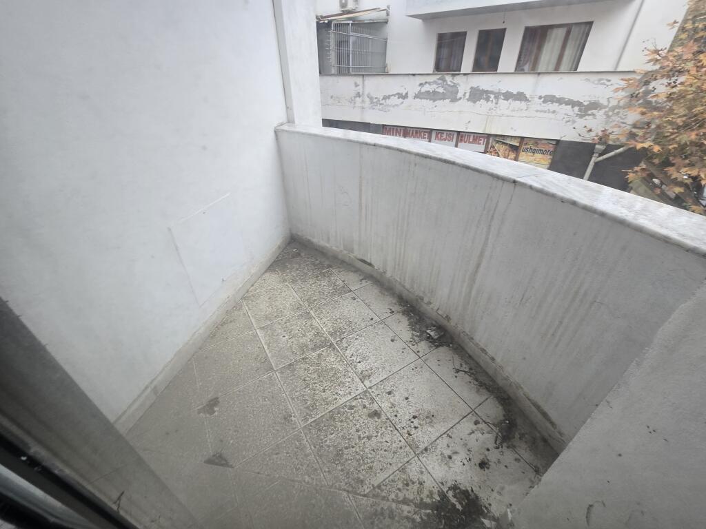 Shitet Apartament 2+1+2Blk ne Fresk