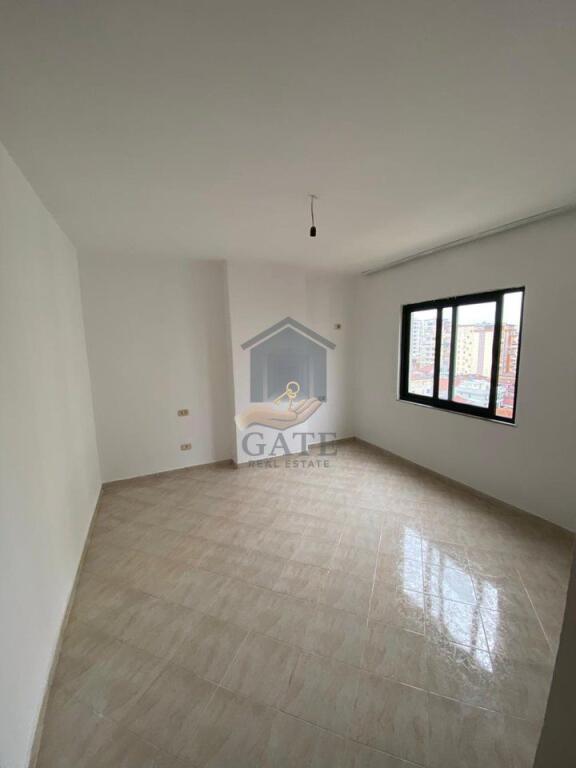🏡 Shitet Apartament 2+1+2 në zonën e Markatës – Pallat i ri, kat i 9-të, me ashensor.