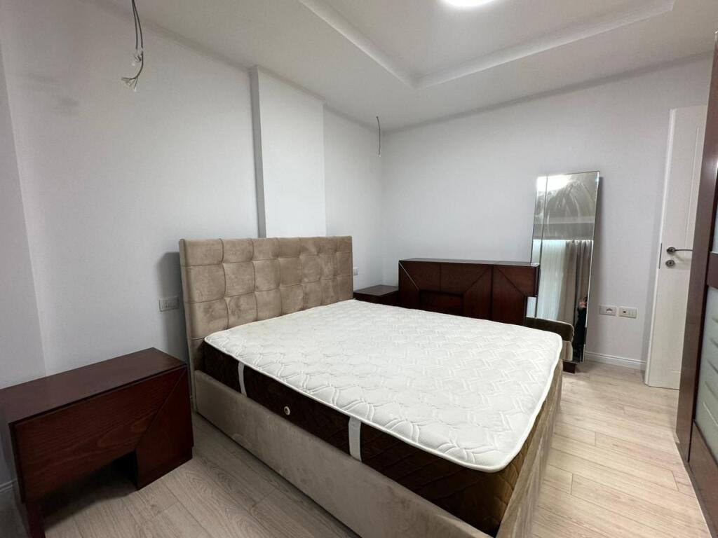 APARTAMENT 2+1+BALLKON ME QIRA - MYSLYM SHYR