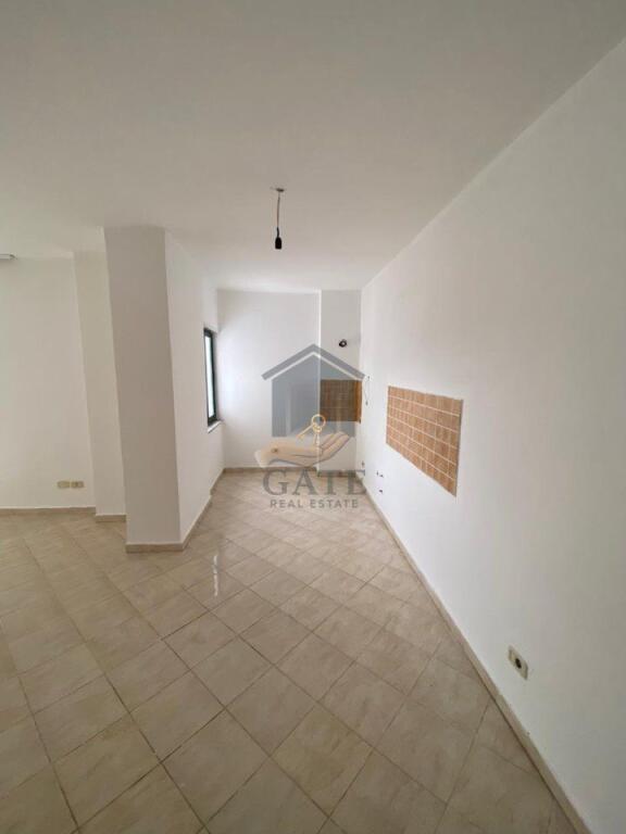 🏡 Shitet Apartament 2+1+2 në zonën e Markatës – Pallat i ri, kat i 9-të, me ashensor.
