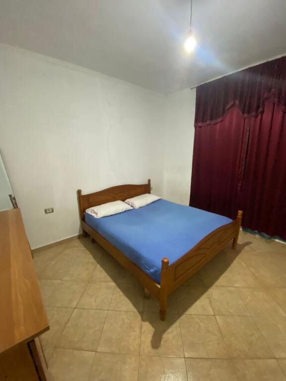 Jepet me qera 2+1 kat 2 vile ne allians 35000 lek mobiluar  