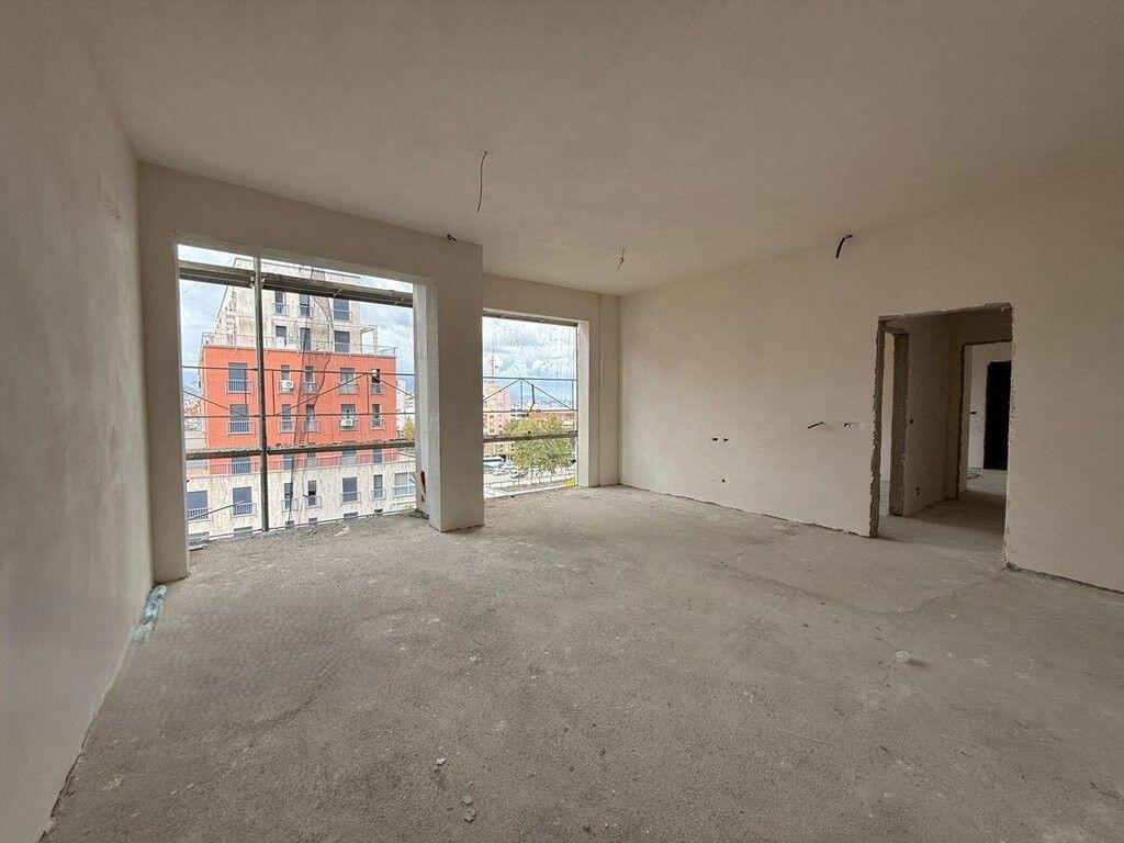 SHESIM APARTAMENT 2+1+2, tek ish Fusha e Aviacionit! 185,000 €