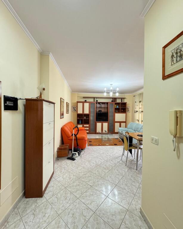 Apartament 1+1 me qera në Rrugën Doganes, Durrës