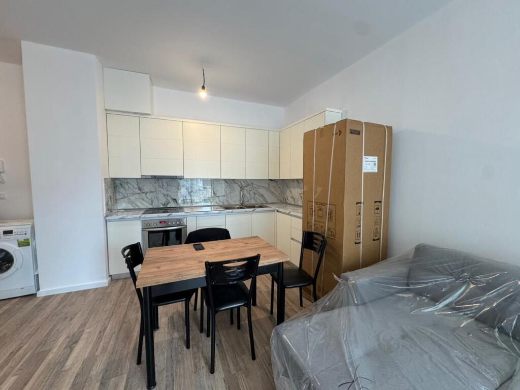 Jepet apartament 1+1 me qera tek Fusha e Aviacionit!