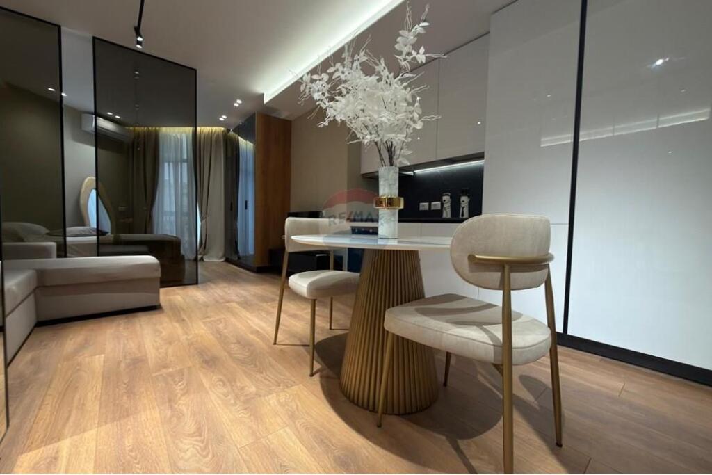 Super Studio Apartment in the Center Skënderbej Square!