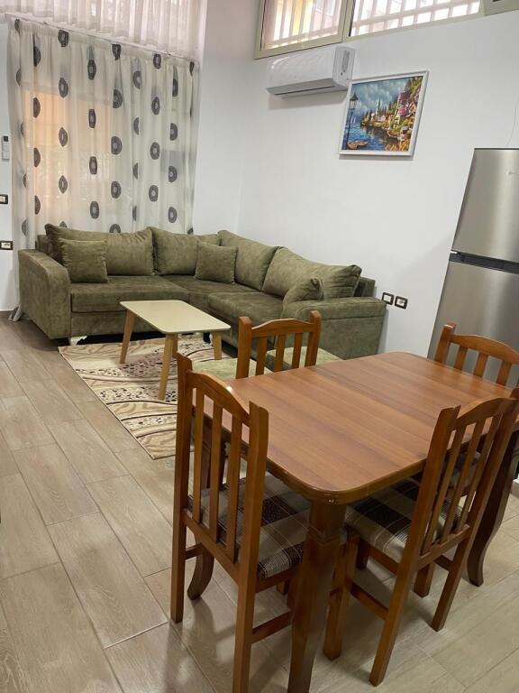 Jepet Me Qera Apartament 1+1