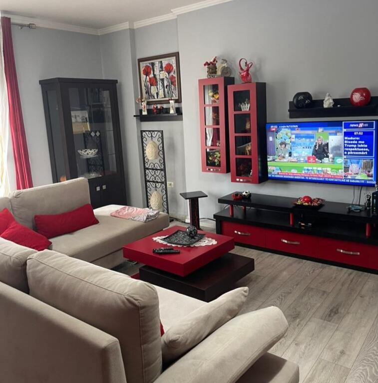 APARTAMENT 1+1 ME QIRA – PRANË HOTEL PALACE