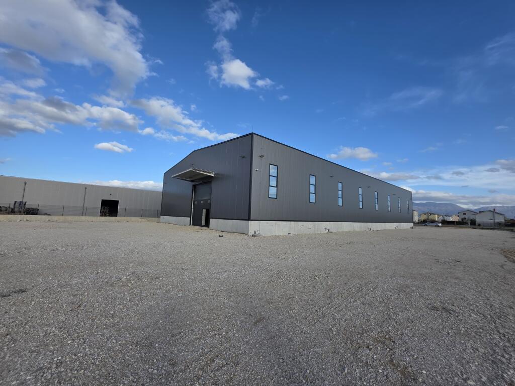 𝐆𝐈𝐕𝐄𝐍 𝐅𝐎𝐑 𝐑𝐄𝐍𝐓 𝐍𝐄𝐖 𝐖𝐀𝐑𝐄𝐇𝐎𝐔𝐒𝐄 – 𝐋𝐀𝐊𝐍𝐀𝐒, 𝐍𝐄𝐖 𝐒𝐓𝐑𝐄𝐄𝐓