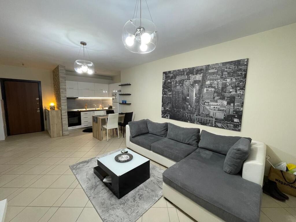 Apartament 1+1 tek St Trenit!