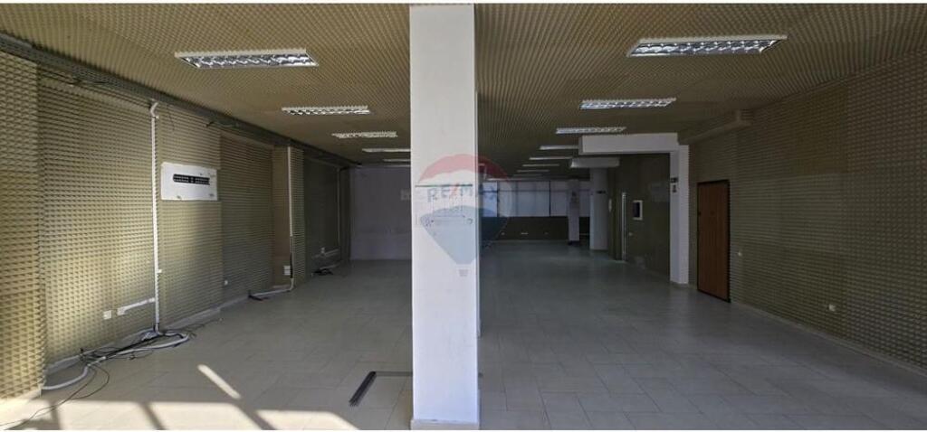 Ofrohet me qira ambient biznesi