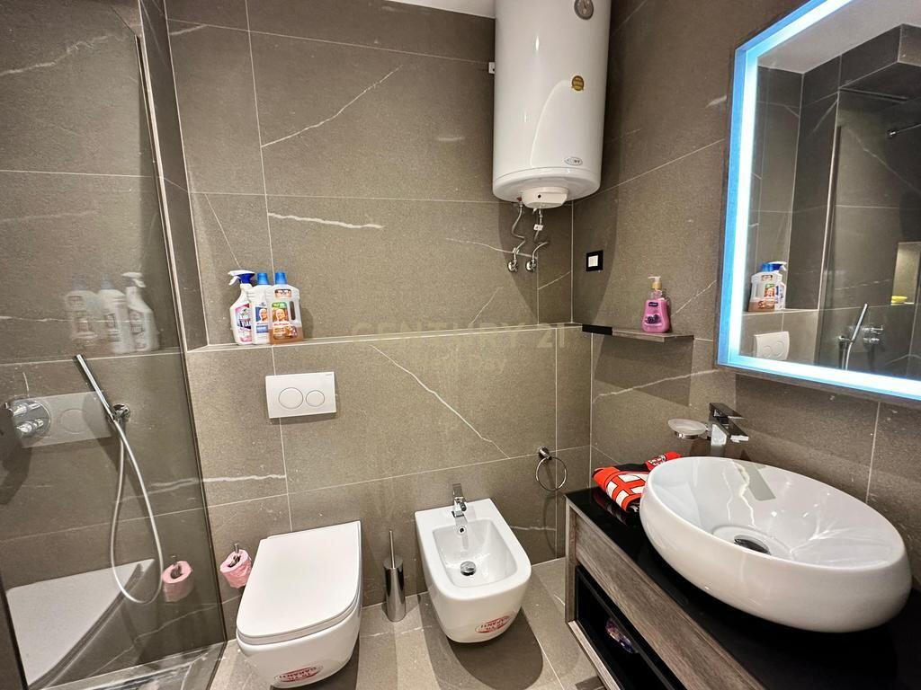 JEPET APARTAMENT ME QIRA 2+1+2 ME PAMJE DETI NE CURRILA!