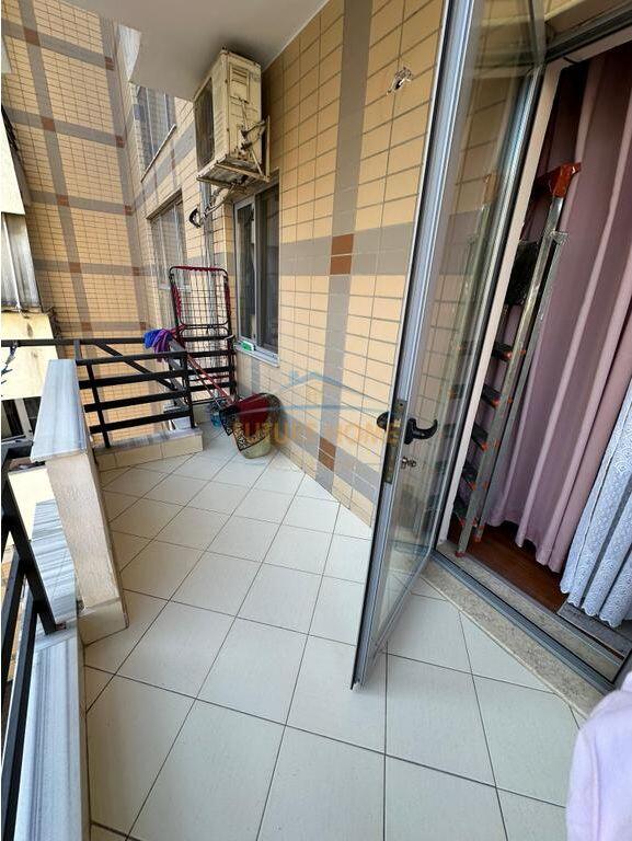 Shitet, Apartament 2+1+2, Unaza e Re, Tiranë