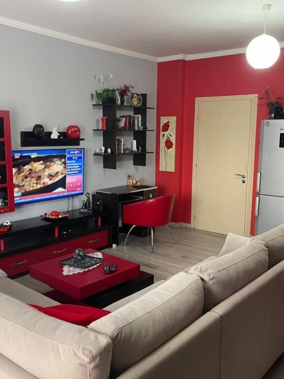 APARTAMENT 1+1 ME QIRA – PRANË HOTEL PALACE