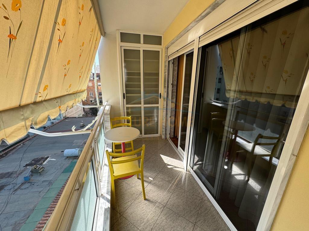 Shitet Apartament 2+1+2+Post Parkimi, Bllok