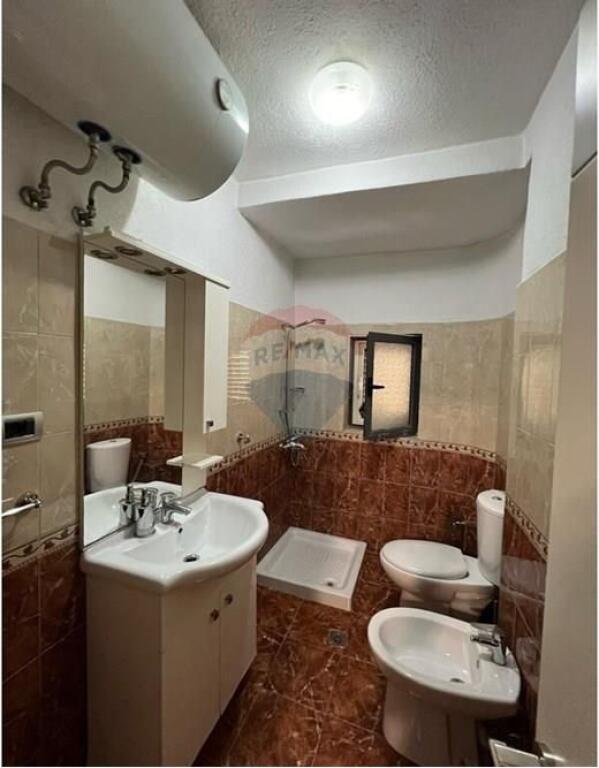 Apartament 1+1 për Qira Bllok, Tiranë