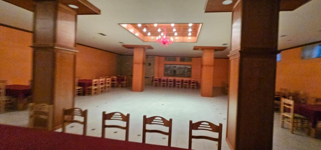 JEPET ME QERA NDERTESA SHUMËFUNKSIONALE 3 KATËSHE ADRESA SHENOVLASH 200M NGA AUTOSTRADA