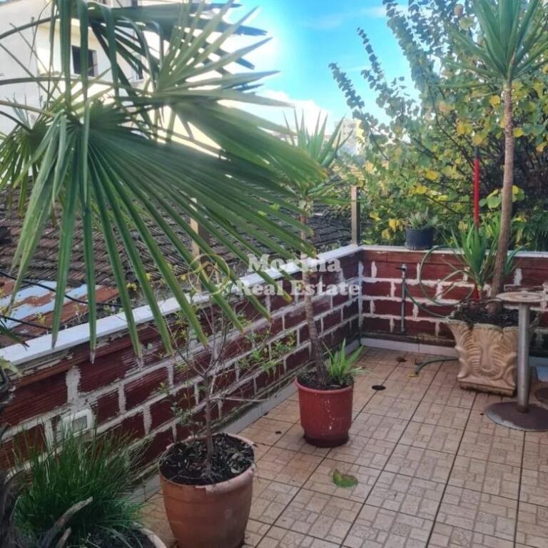 Qera, Hyrje private 1+1, Rrethrrotullimi i shkozes , 350 Euro/Muaj