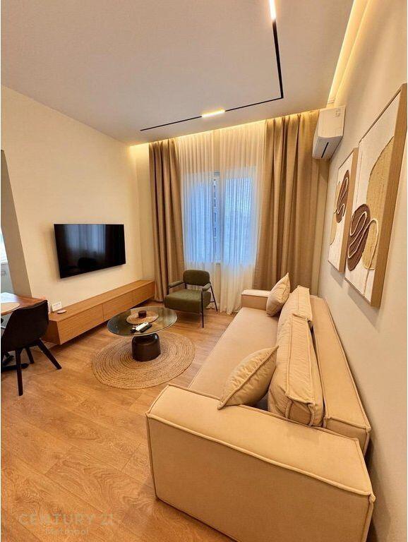 Apartament 1+1 me Qira – Rruga e Barrikadave, Tiranë