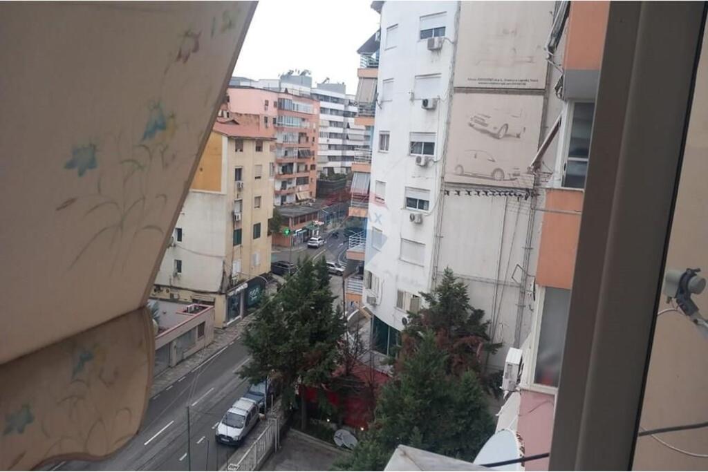 Apartament 2+1+2 per qira Komuna e Parisit