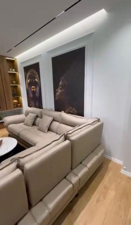 Apaertament 2+1+2 me qera, Univers City