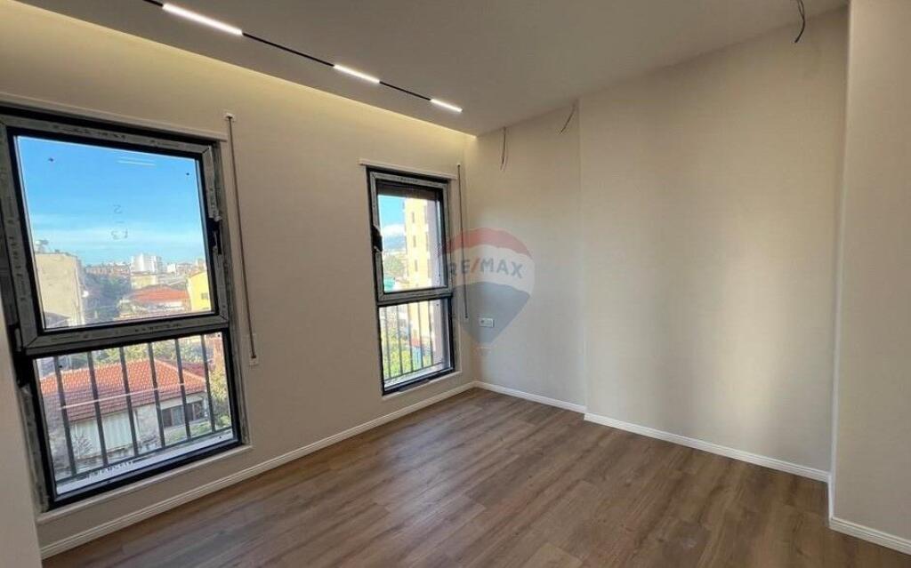 APARTAMENT 2+1 NE SHITJE TEK SHKOLLA KUQE ID: 530261056-221