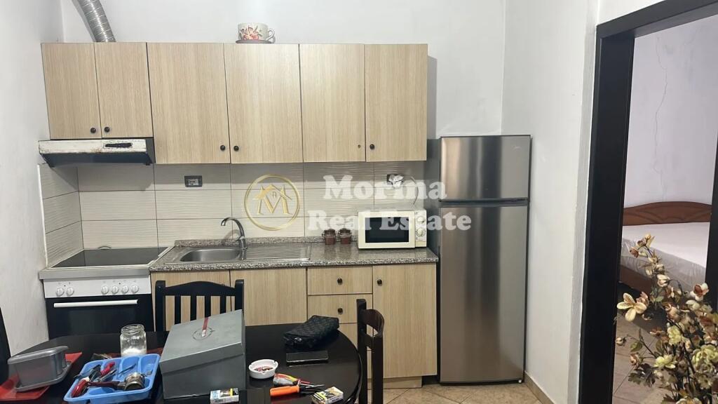 Qera , Apartament 2+1, Rruga 5 Maji, 350 Euro/muaj