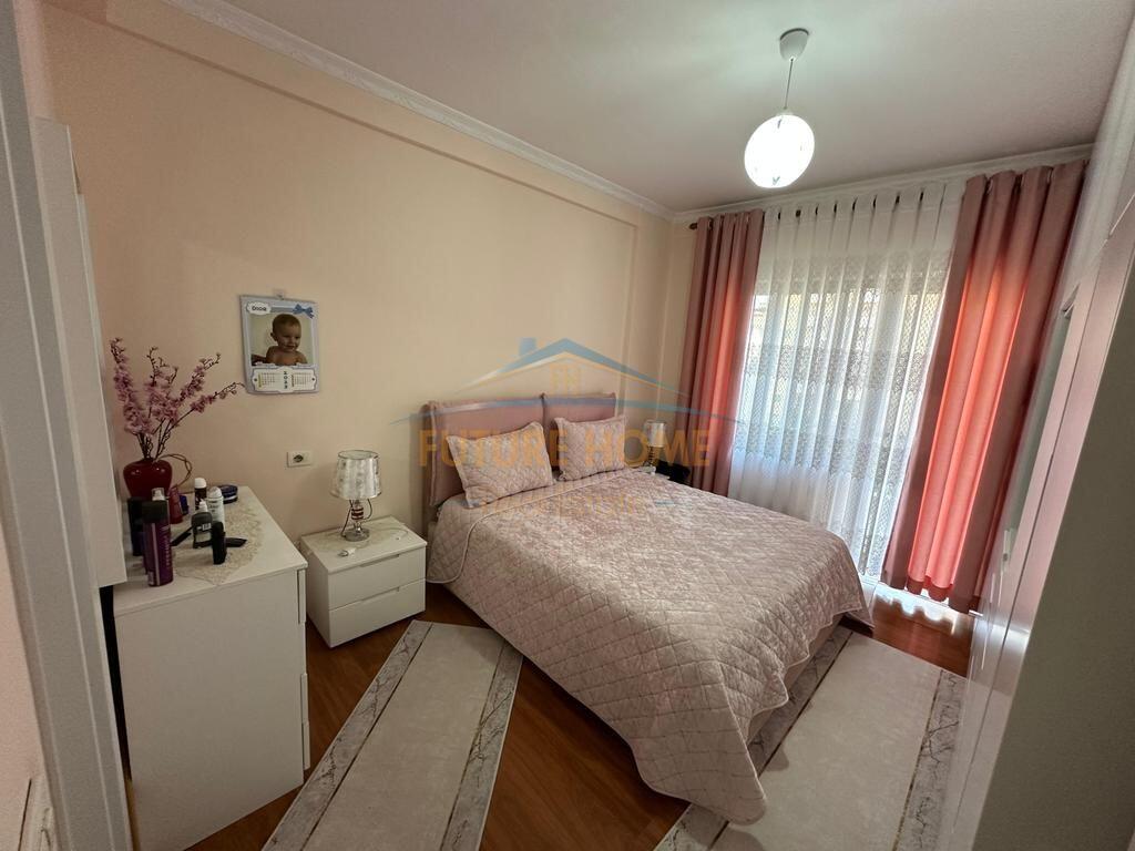 Shitet, Apartament 2+1+2, Unaza e Re, Tiranë